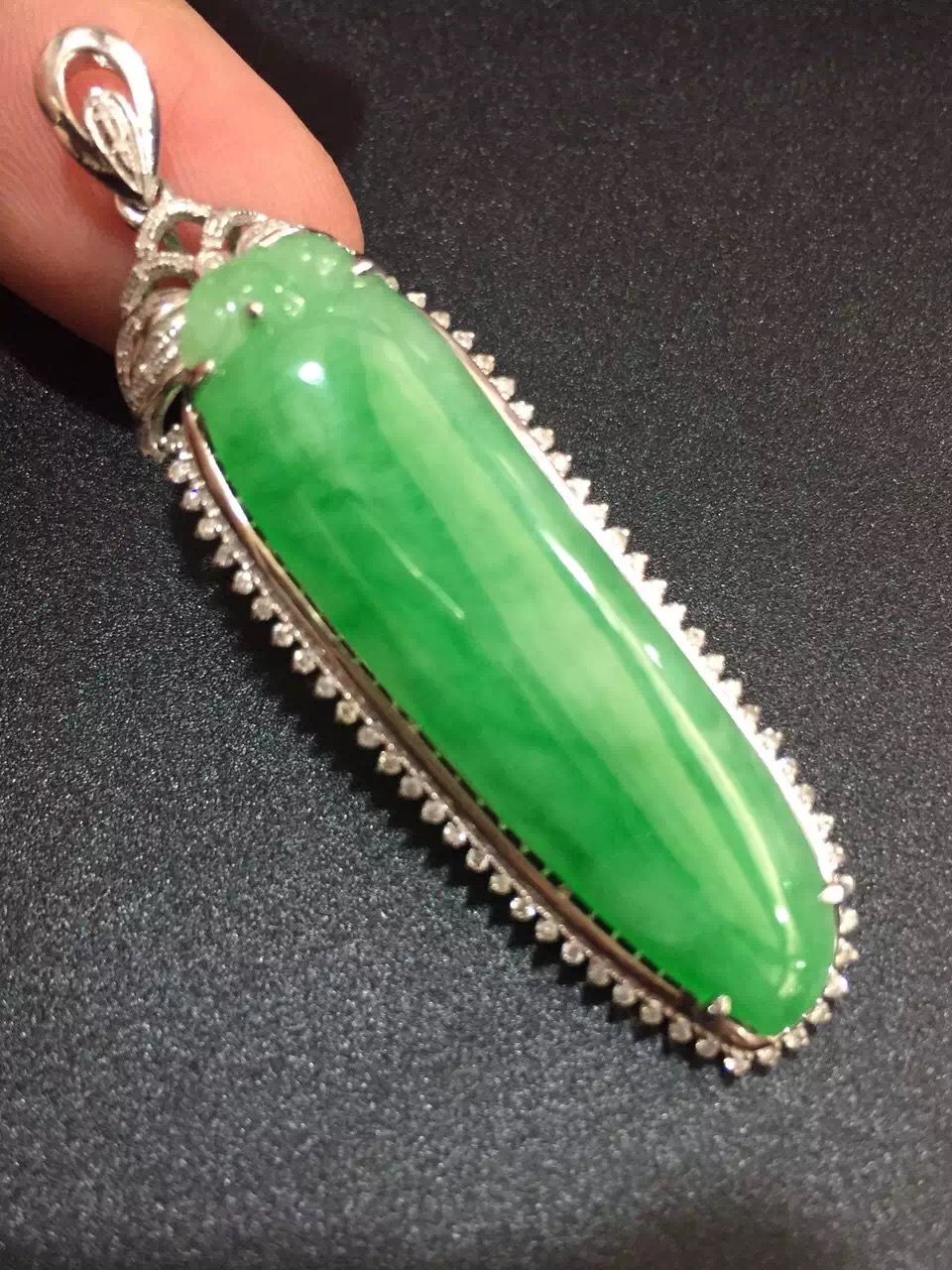 做微商如何描述翡翠产品 (做翡翠微商的都出入高档酒店吗)