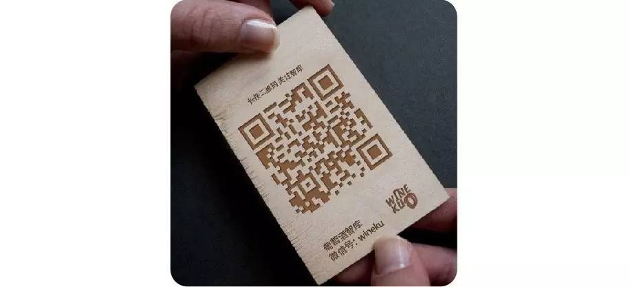 香槟酒的瓶塞是怎么装进去的,为什么香槟的酒塞是蘑菇形状