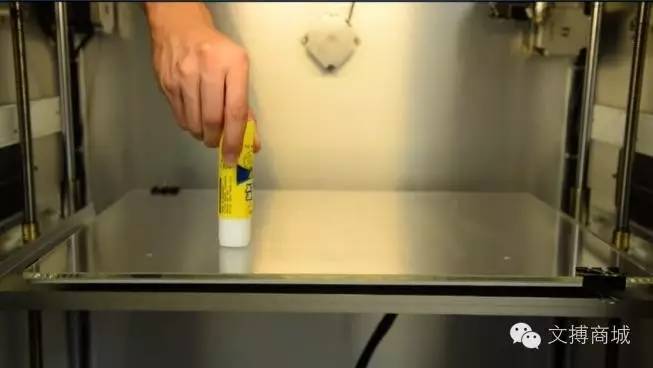 3d打印机打印时粘不住底板咋办,3d打印机为什么打印不连贯