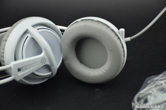 赛睿西伯利亚v3霜冻之蓝平替,赛睿西伯利亚350对比寒冰5