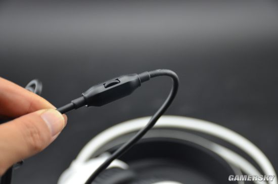 赛睿西伯利亚v3霜冻之蓝平替,赛睿西伯利亚350对比寒冰5