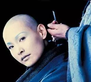 就算爱豆变光头，依旧是迷妹们最喜欢的一颗卤蛋。