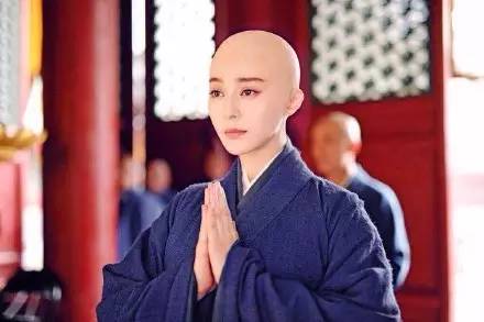 就算爱豆变光头，依旧是迷妹们最喜欢的一颗卤蛋。