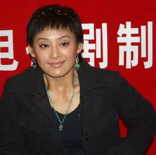 就算爱豆变光头，依旧是迷妹们最喜欢的一颗卤蛋。