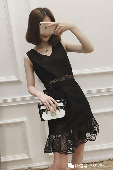还在迷小白裙么？看看这些小黑裙带给你的性感吧！