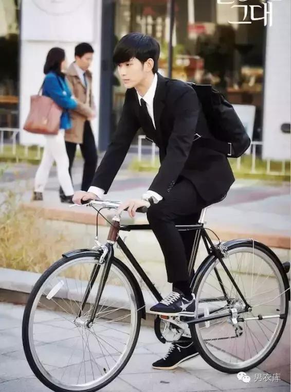 没有双肩包的夏天,小众双肩包出游百搭