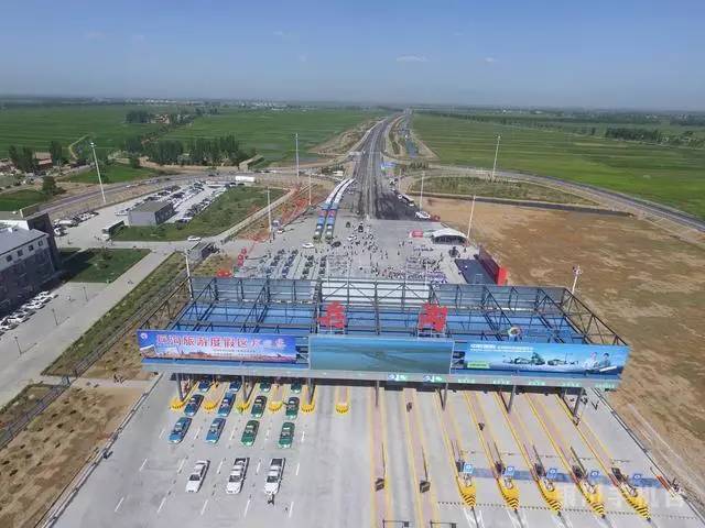 一桥飞架南北通三镇,一桥飞架南北天堑变通途