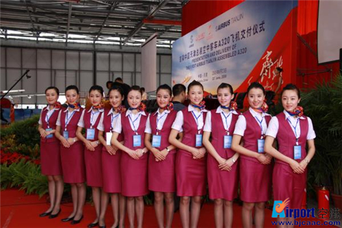 2018乘务员,2019航空公司乘务员年终奖排名