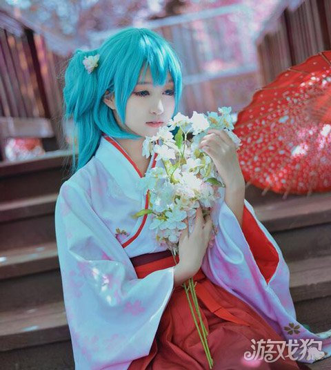 初音miku星与雪的公主cosplay,cosplay初音黑长辫子