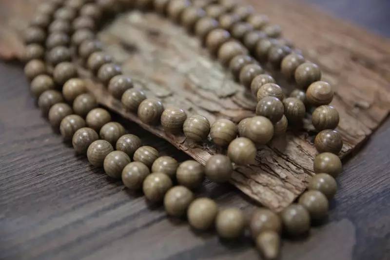 金丝楠木手串108颗官方正品,800元的真正的金丝楠木手串