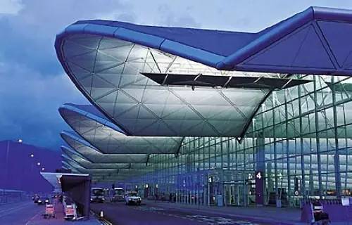 世界上最不好降落的机场,全球最好睡的机场