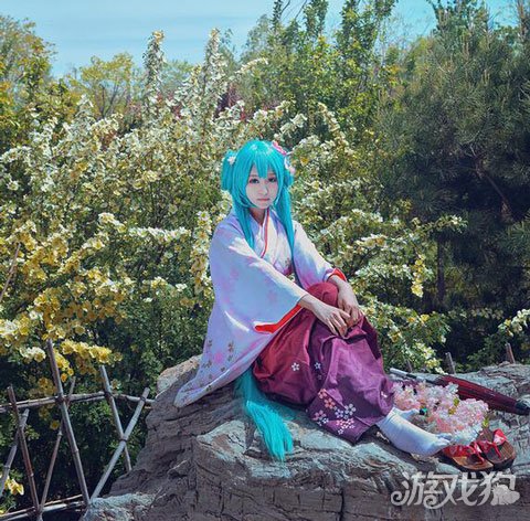 初音miku星与雪的公主cosplay,cosplay初音黑长辫子