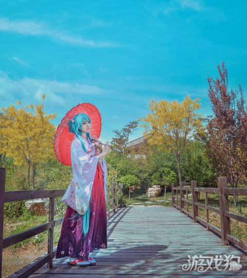 初音miku星与雪的公主cosplay,cosplay初音黑长辫子