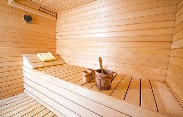 桑拿板刷漆如何处理,室外桑拿板怎样翻新刷漆