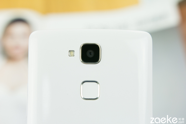 除了更好玩的指纹呢？TCL乐玩2C系统UI体验