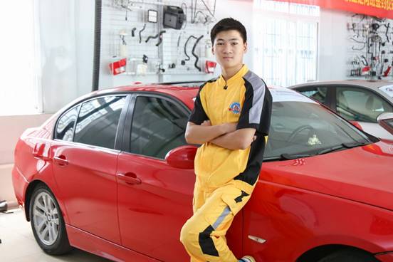 广州万通汽车学校学生,广州万通汽修学校口碑