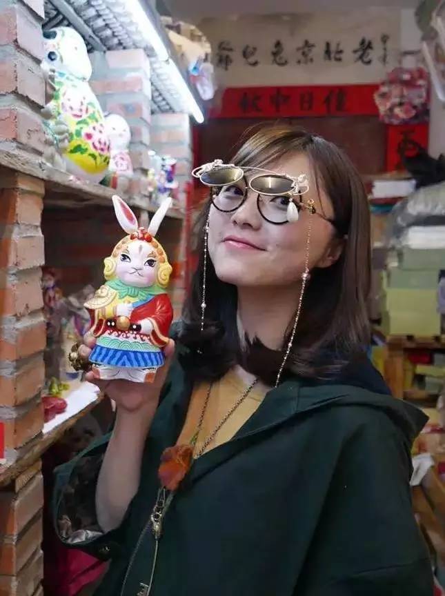 亚洲脸型的墨镜,求适合方圆脸的墨镜推荐