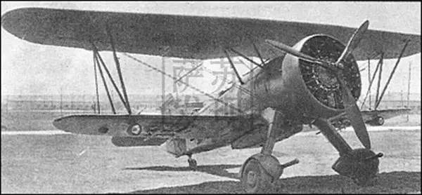 飞行员单挑32架日本飞机,一人单挑日本兵