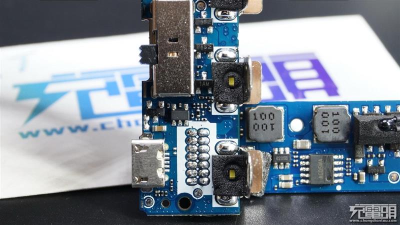 小米55瓦无线充电器拆解视频,小米车载充电器100w拆解