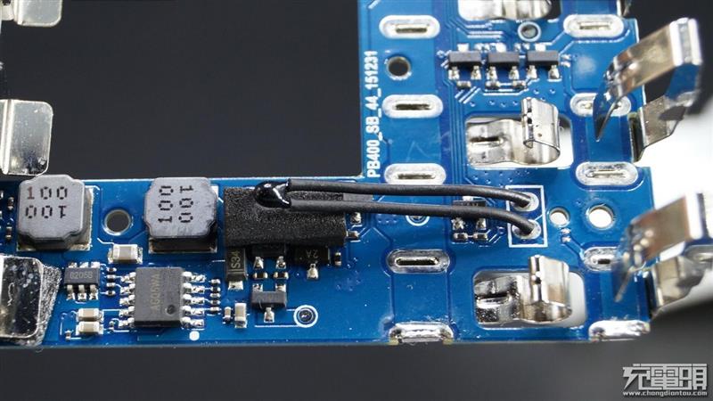 小米55瓦无线充电器拆解视频,小米车载充电器100w拆解