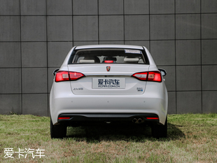 上汽荣威3601.4t,荣威360和大众朗逸