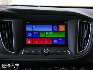 上汽荣威3601.4t,荣威360和大众朗逸