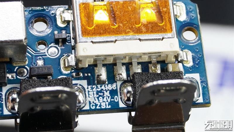 小米55瓦无线充电器拆解视频,小米车载充电器100w拆解