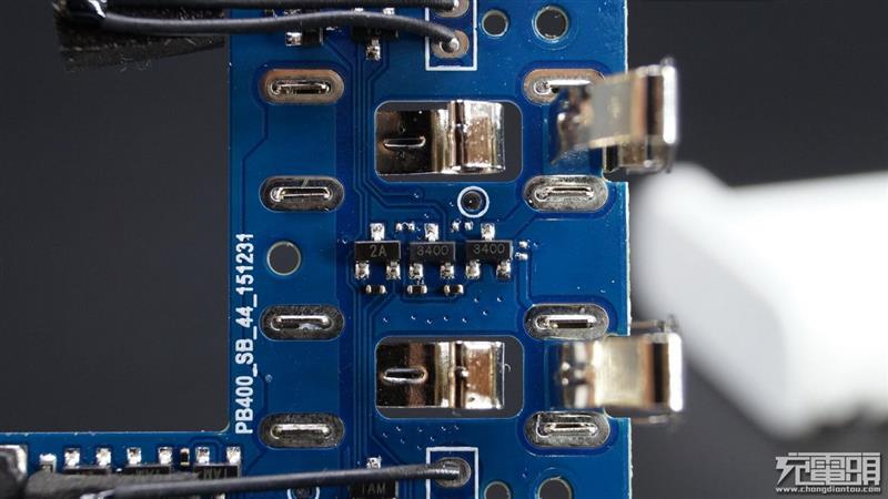 小米55瓦无线充电器拆解视频,小米车载充电器100w拆解