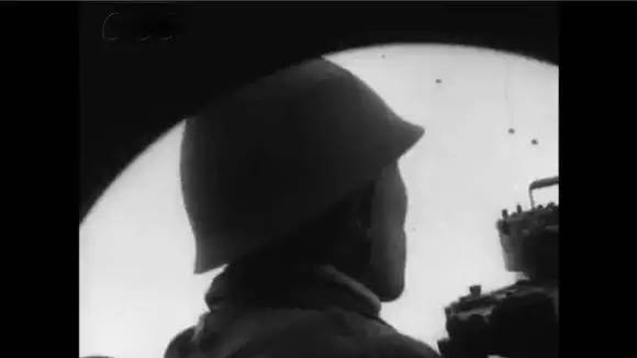 飞行员单挑32架日本飞机,一人单挑日本兵