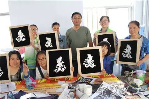 公益变废为宝手工,废旧饮料瓶做公益