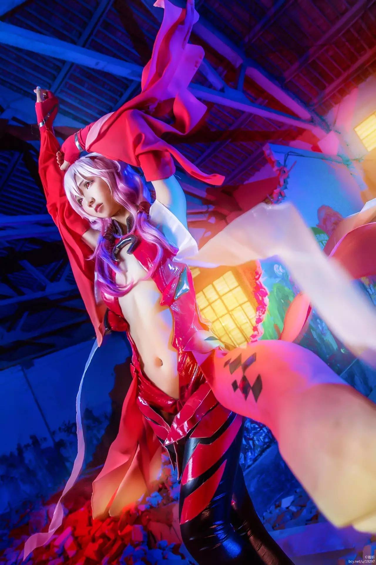 祈妹cos黑衣,祈妹白色战斗服