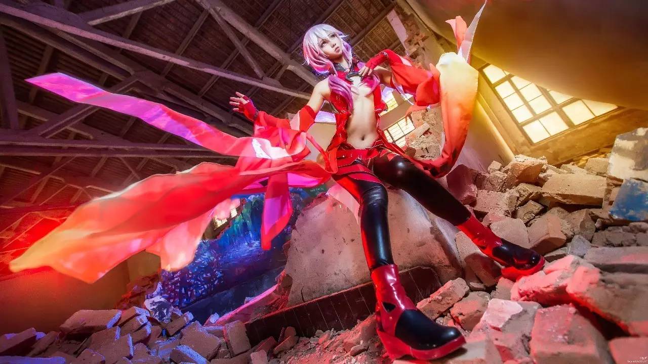 祈妹cos黑衣,祈妹白色战斗服