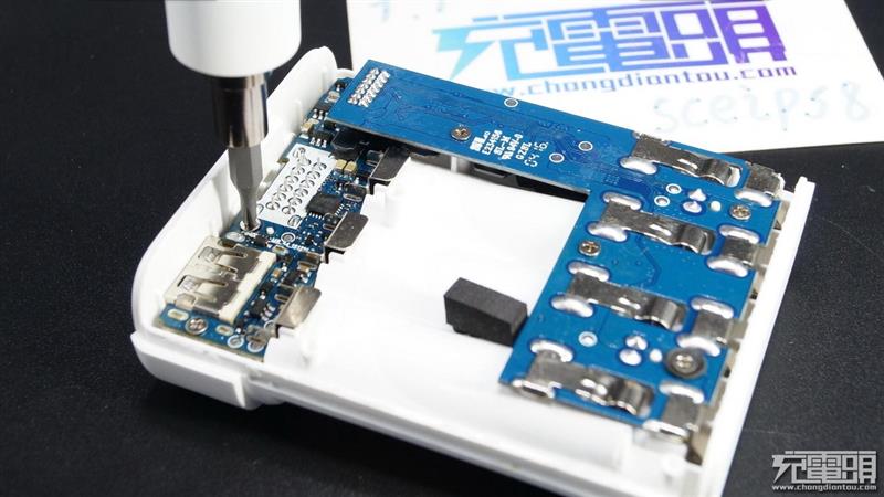 小米55瓦无线充电器拆解视频,小米车载充电器100w拆解