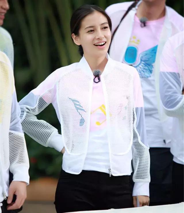 向阳光宣战！出游防晒*器武**展，为“白”而战，穿戴用品