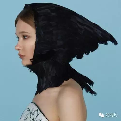 英国皇室帽子设计,英国皇室西装设计师