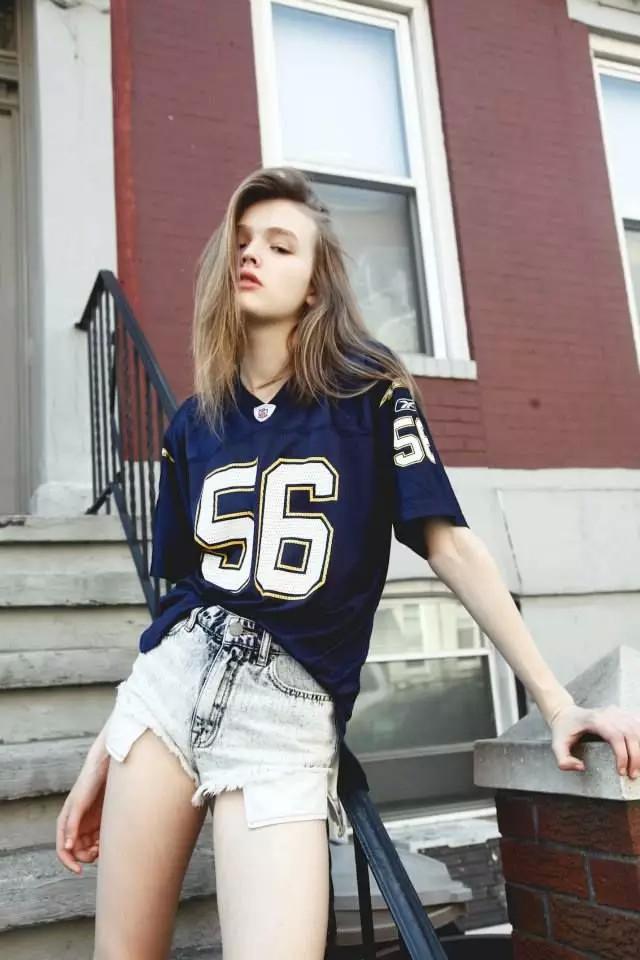 欧洲杯期间“撩汉”技能|这样穿，还怕男票看球不看你？！