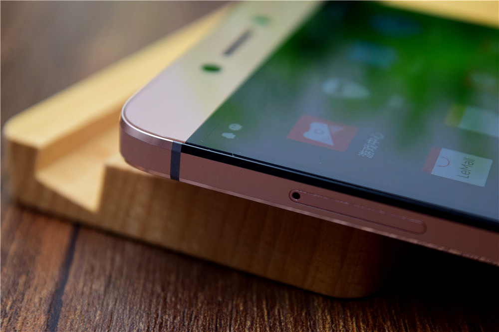 首创CDLA音频,号称“旗舰杀手”:乐2上手简评!