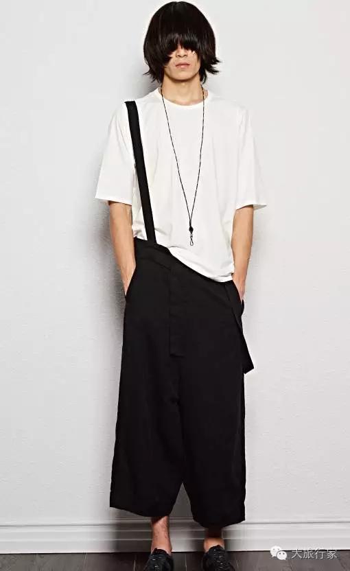 想在旅行中穿的比景色更撩人,何必东走(fei)西逛(qian