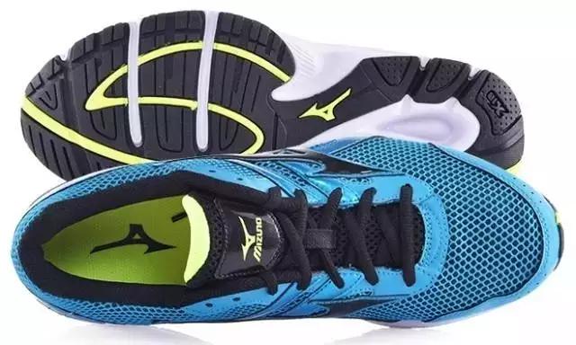 最值得入手的跑鞋清单,目前最好的十款跑鞋