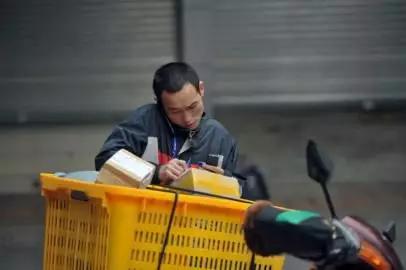 苏州最新平均工资6719元，收入最高的竟然是，你拖后腿没？