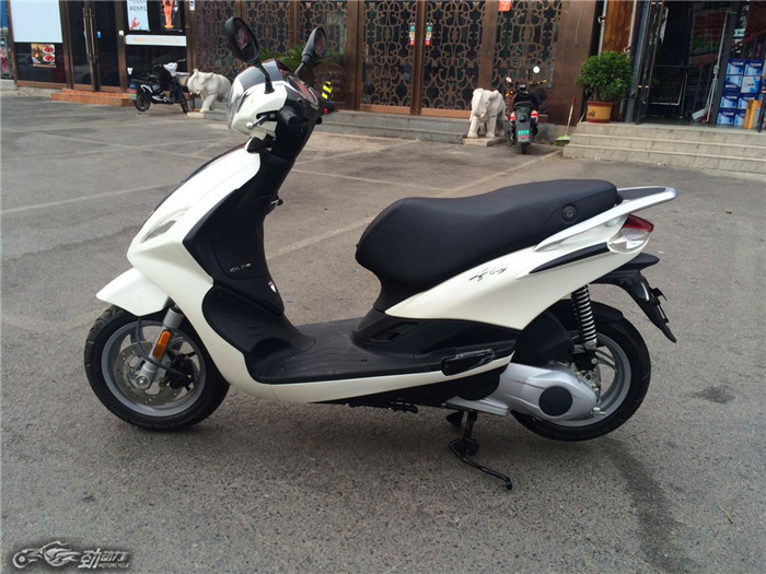 比亚乔fly150呆子测评,新款比亚乔fly150费油吗