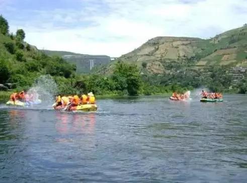 适合夏天旅游漂流的景点,夏天刺激的漂流