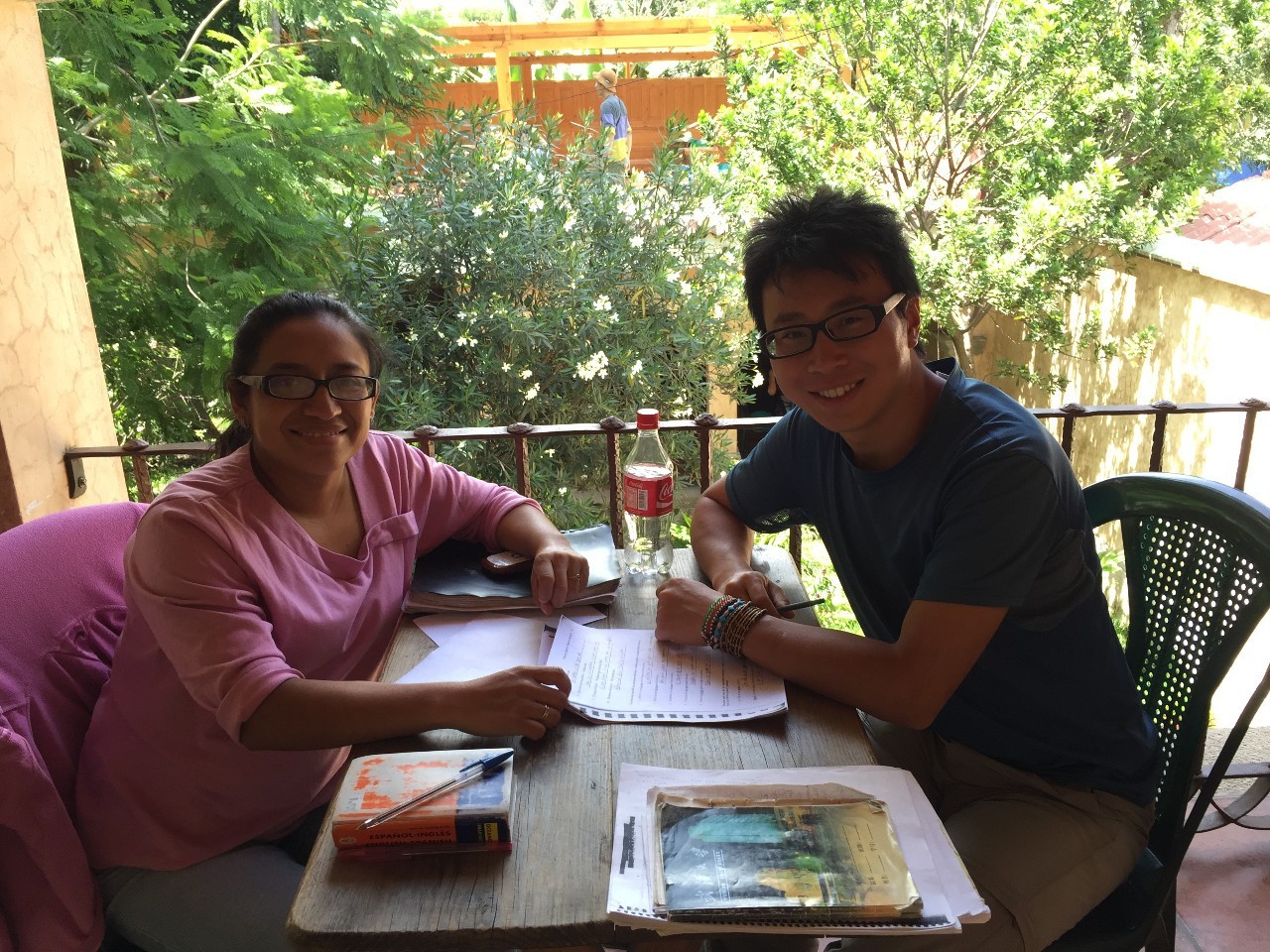 一个陕西汉子花7万元环游地球1圈，还带回一个美国女友！