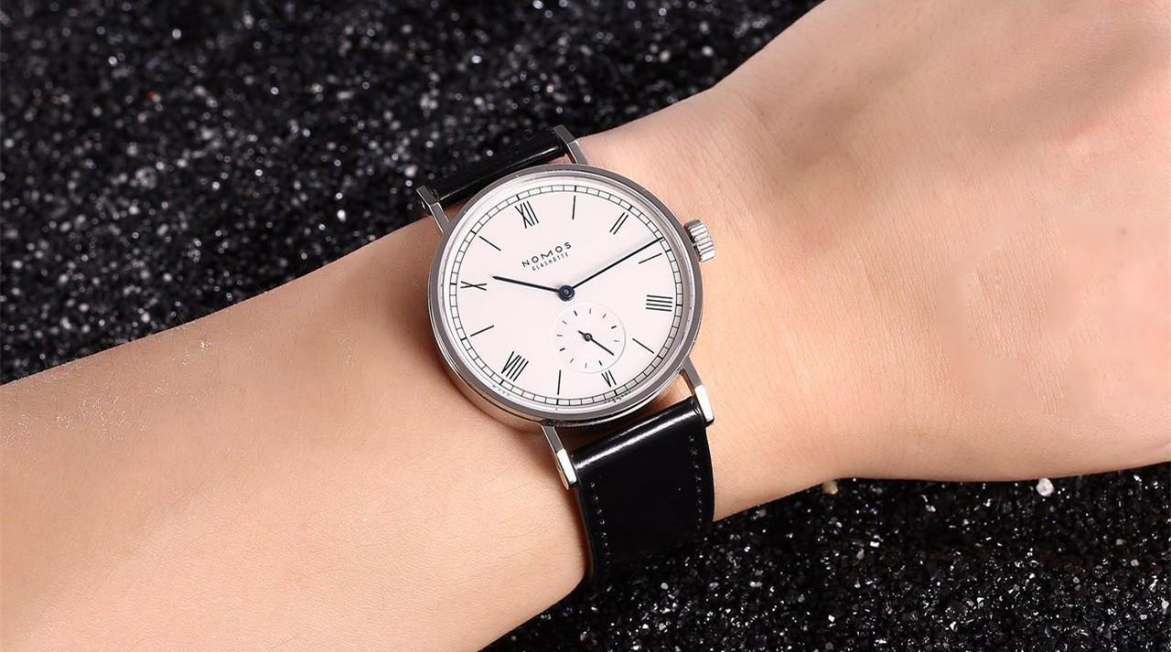 蓝宝石玻璃镜面和蓝宝石人工合成,蓝宝石镜面和蓝宝石水晶玻璃