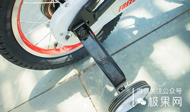 这辆美亚销量第一的童车,孩子骑上想摔跤都难