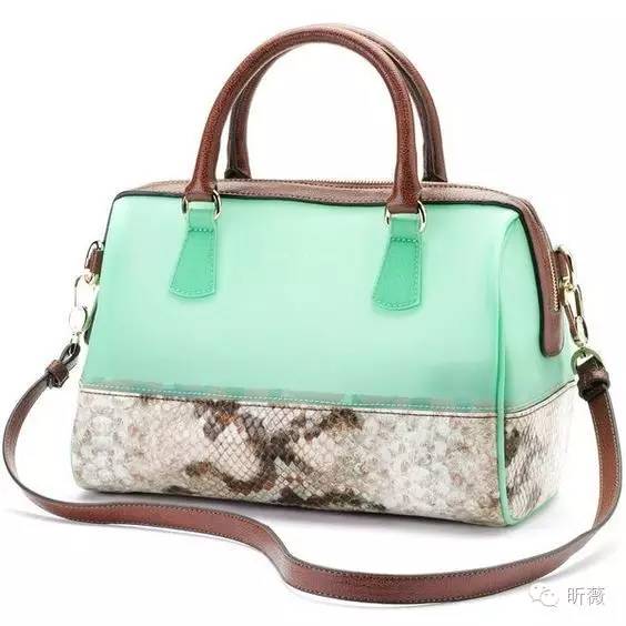 想在夏天吃冰果冻,夏天吃果冻甜甜的那种感觉