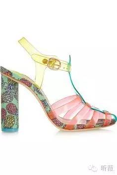 想在夏天吃冰果冻,夏天吃果冻甜甜的那种感觉