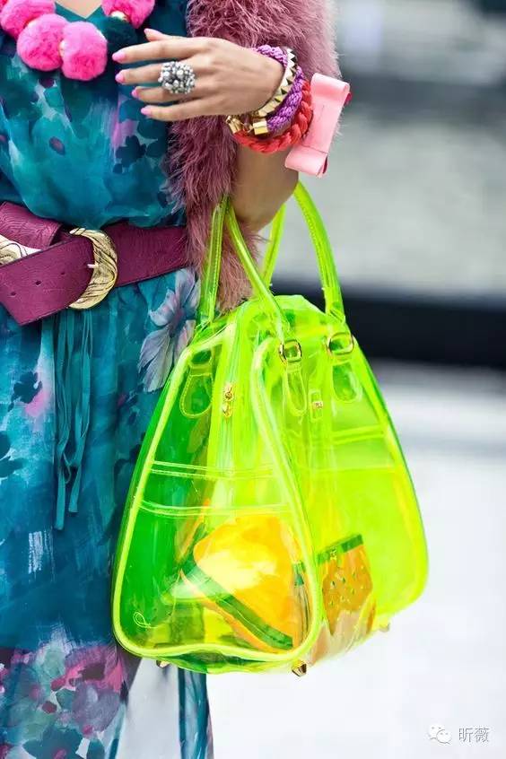 想在夏天吃冰果冻,夏天吃果冻甜甜的那种感觉