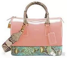 想在夏天吃冰果冻,夏天吃果冻甜甜的那种感觉