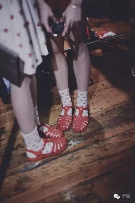 想在夏天吃冰果冻,夏天吃果冻甜甜的那种感觉